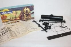Athearn 1570 HO Scale Single Dome Tank Car (Blue Box Kit) Undecorated - NOS